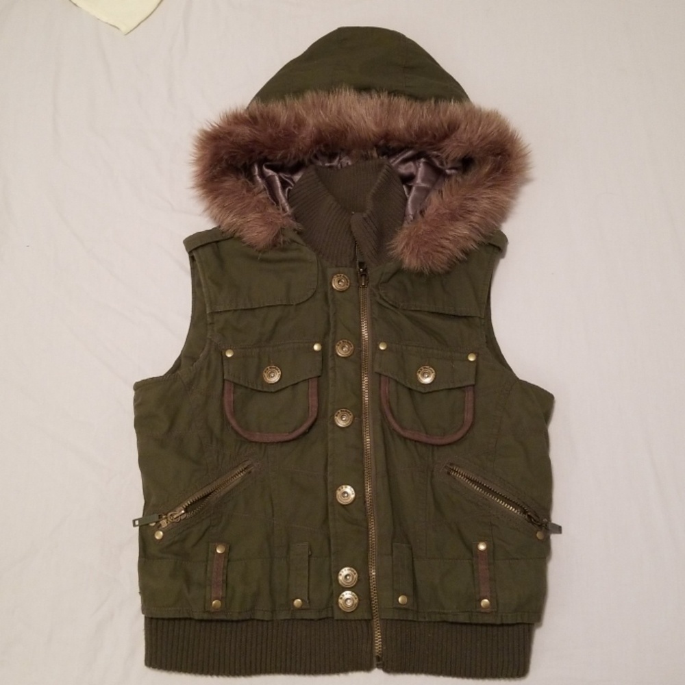 B.B. Dakota army green vest sz L